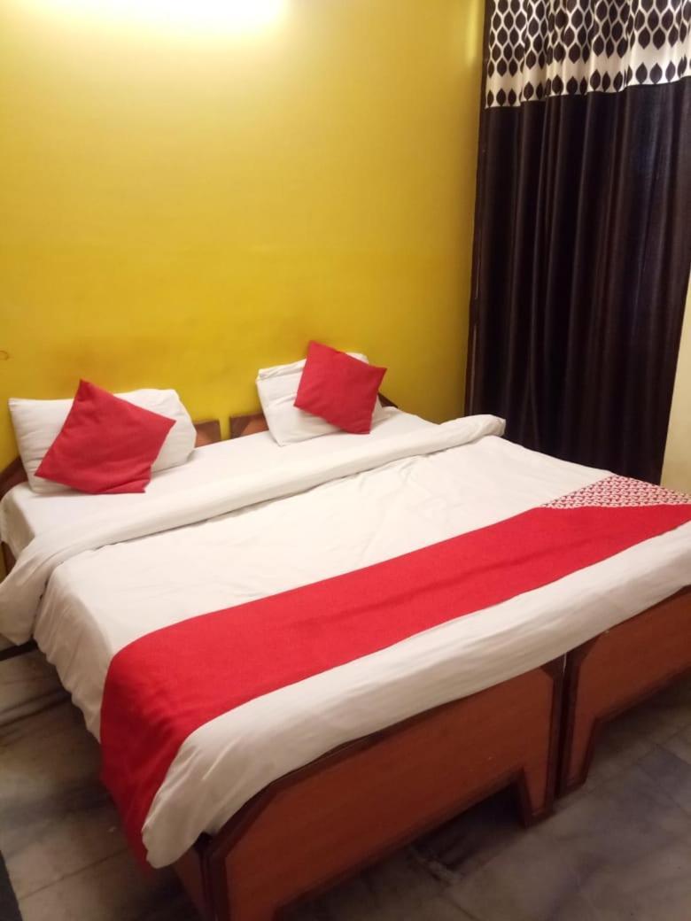 Hotel Kamal Lucknow Bagian luar foto